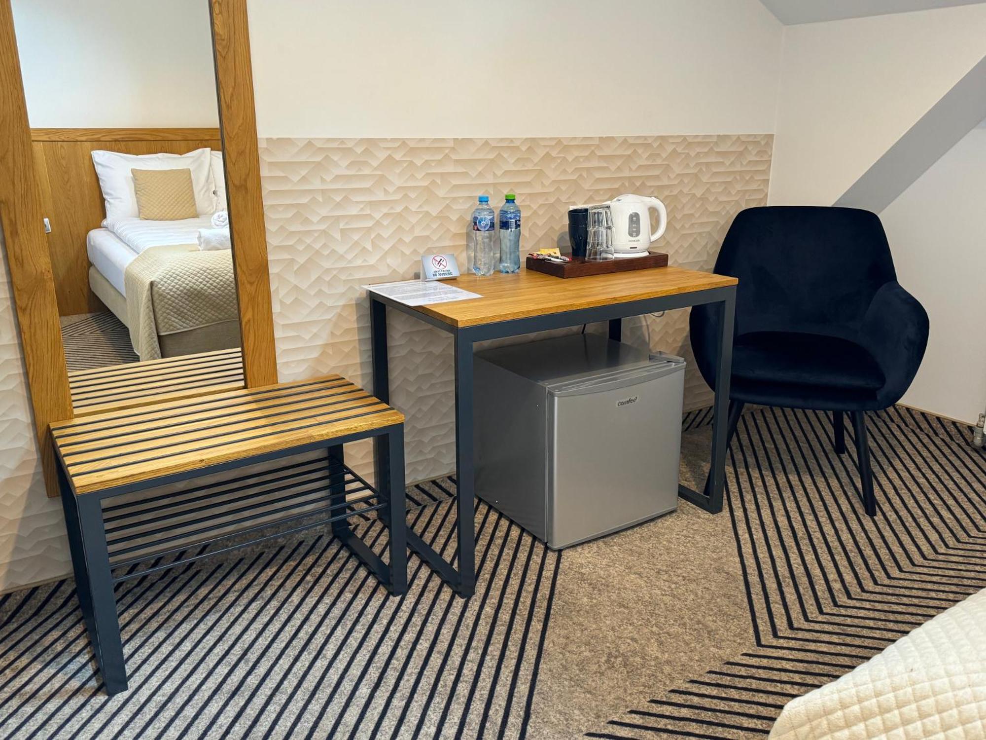 Iris Aparthotel Cracovie Extérieur photo