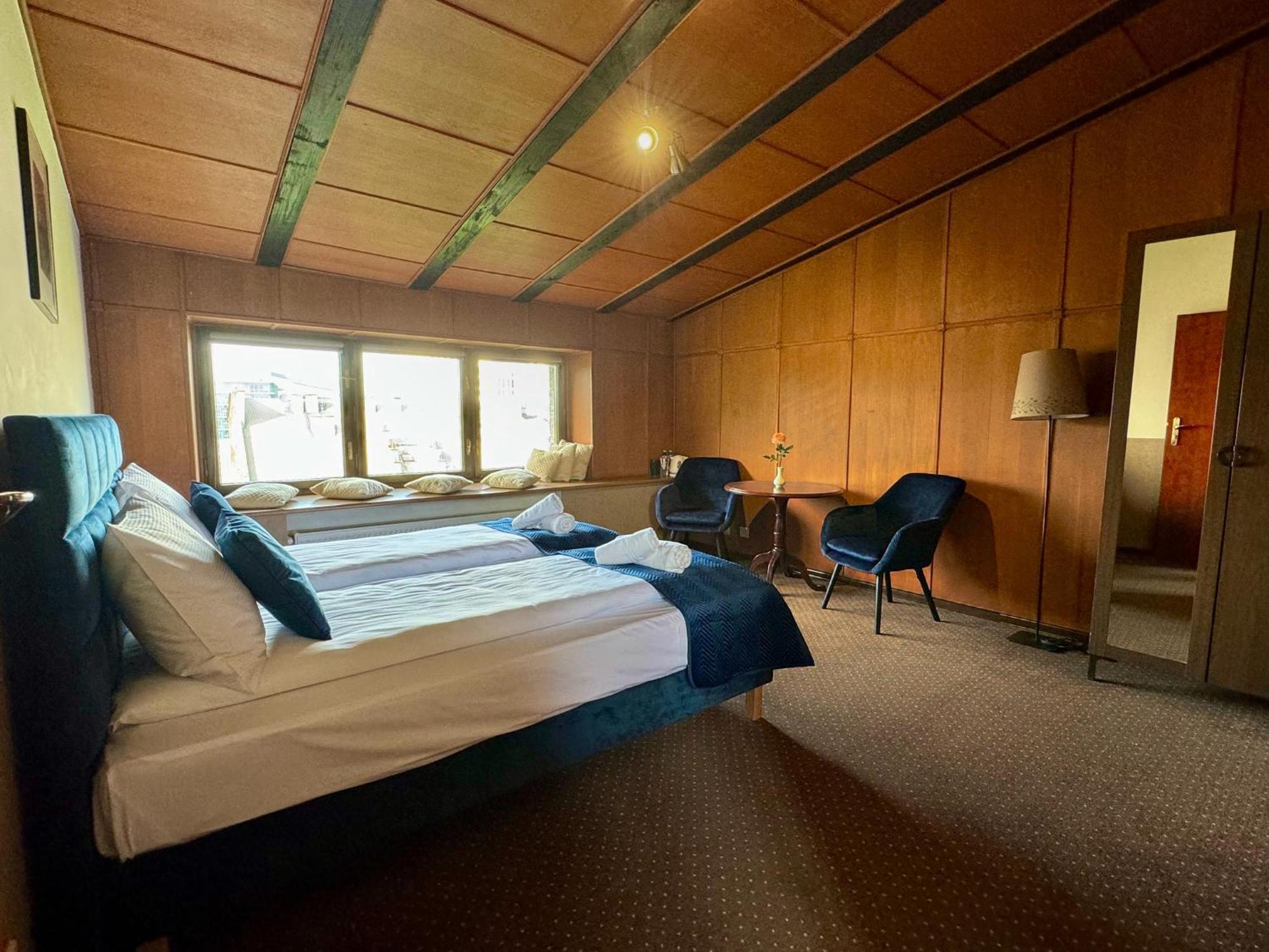 Iris Aparthotel Cracovie Extérieur photo