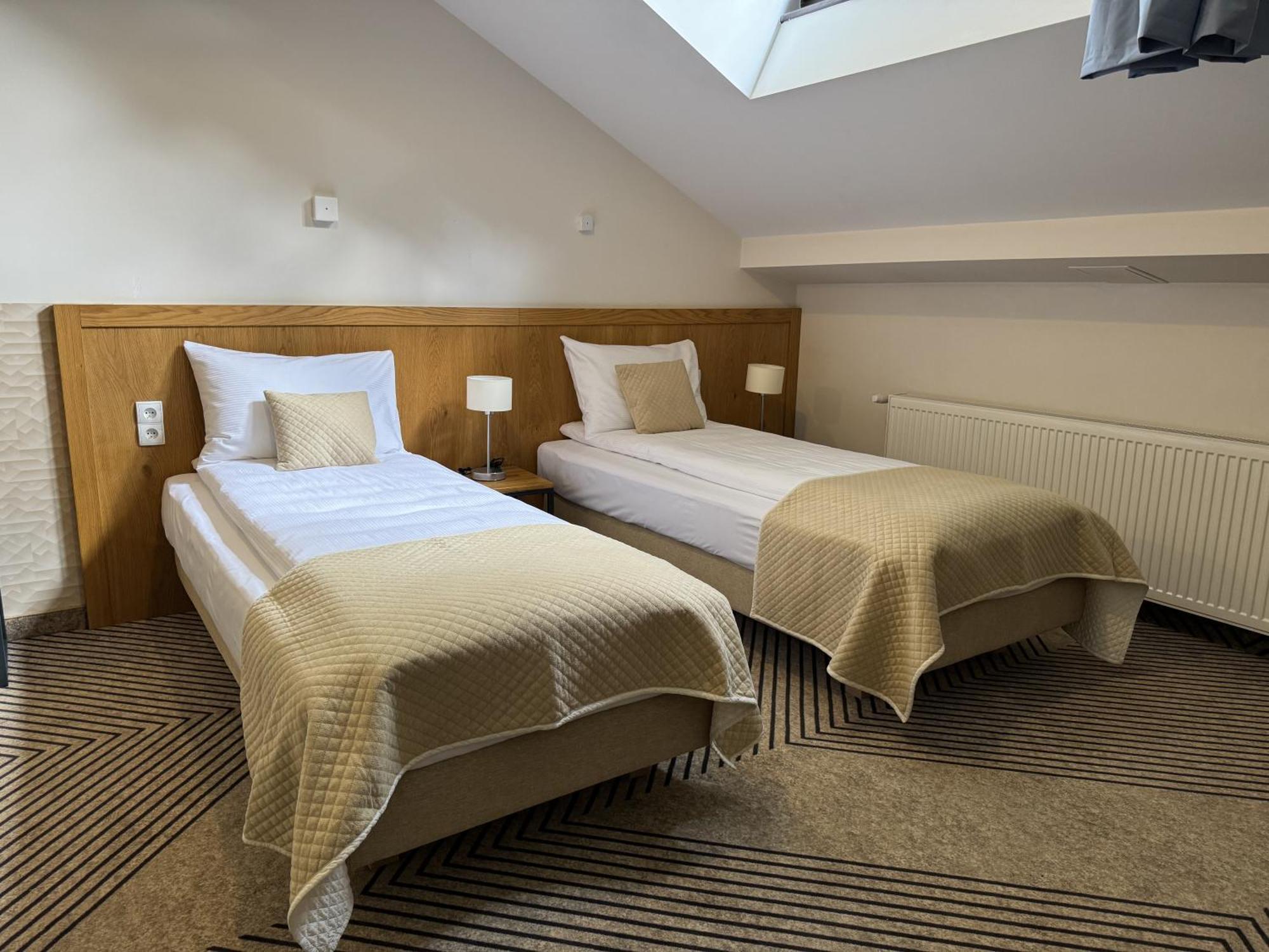 Iris Aparthotel Cracovie Extérieur photo