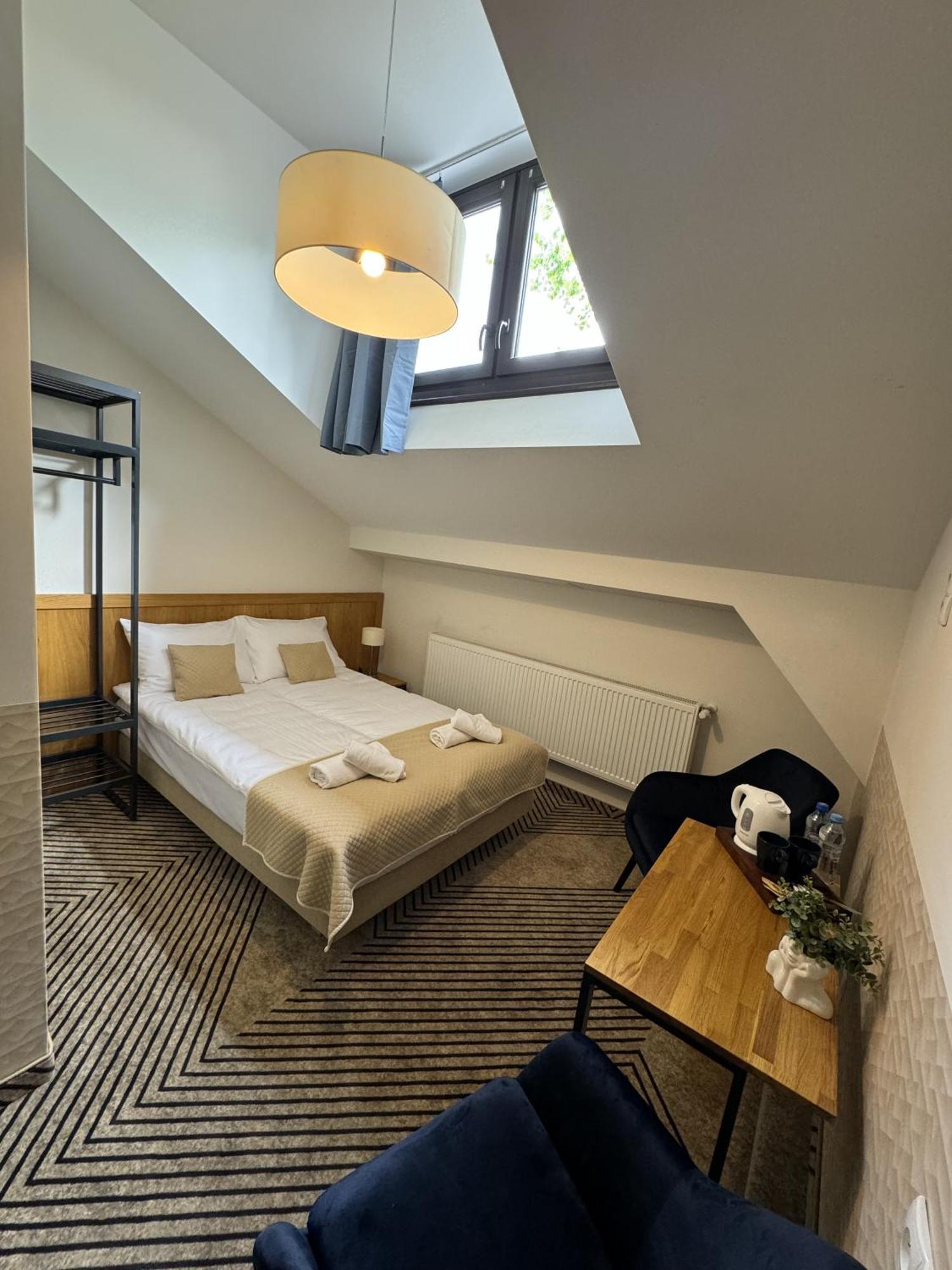 Iris Aparthotel Cracovie Extérieur photo