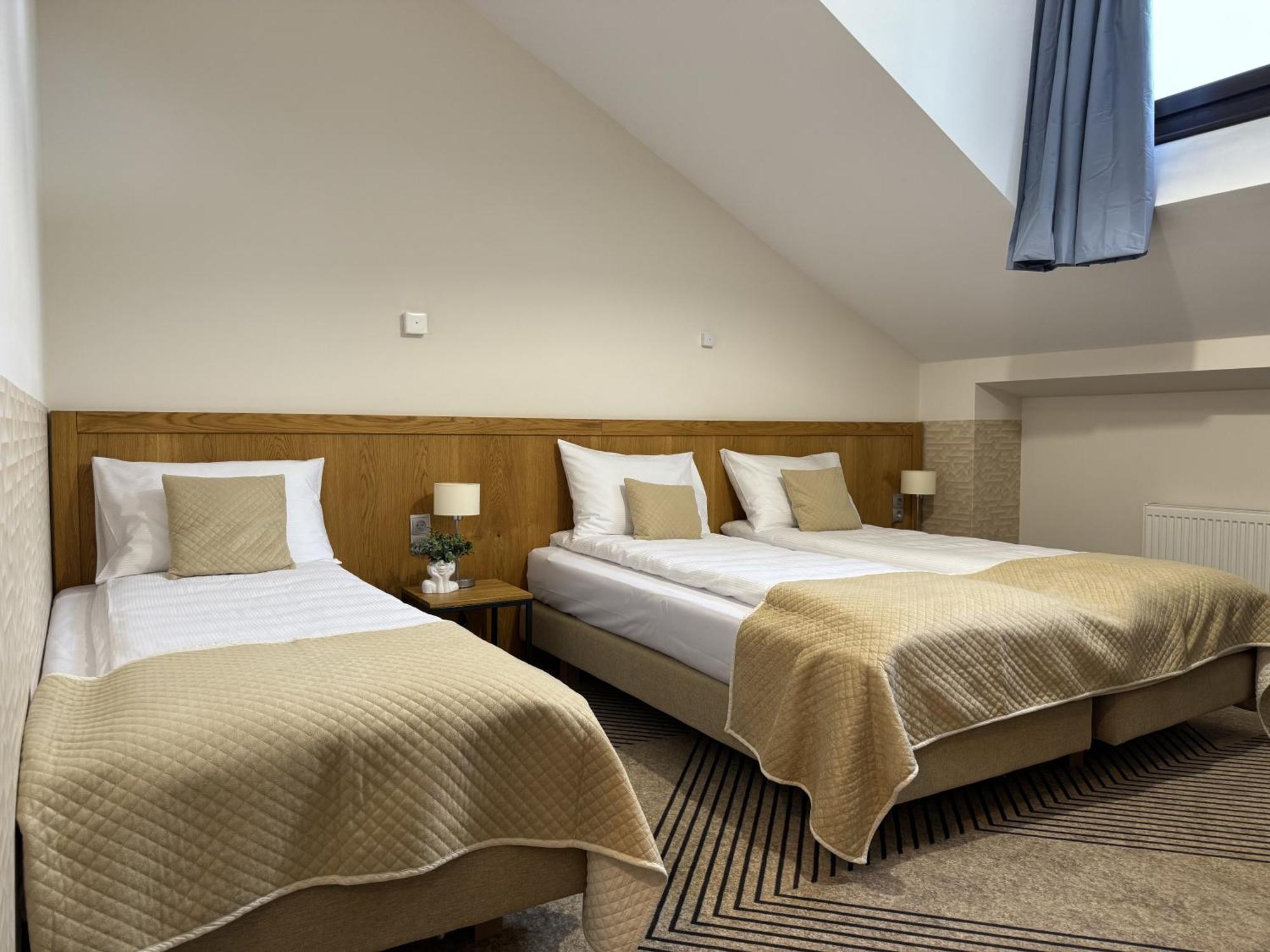 Iris Aparthotel Cracovie Extérieur photo